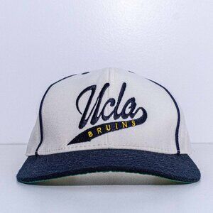 UCLA Bruins Script Tail Sweep Snapback Hat California Headwear Medium Large VTG